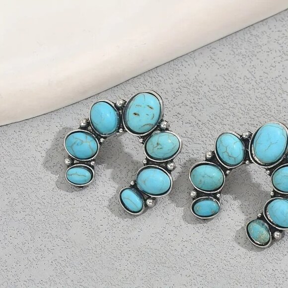 NEW Pair of BOHO turquoise flower earrings, turquoise jewelry, stud earrings - Picture 2 of 4